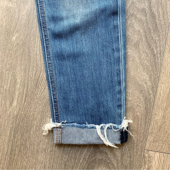 Urban Outfitters Neon Blonde Siren High Rise Tapered Jean Straight leg Distress - Picture 12 of 13